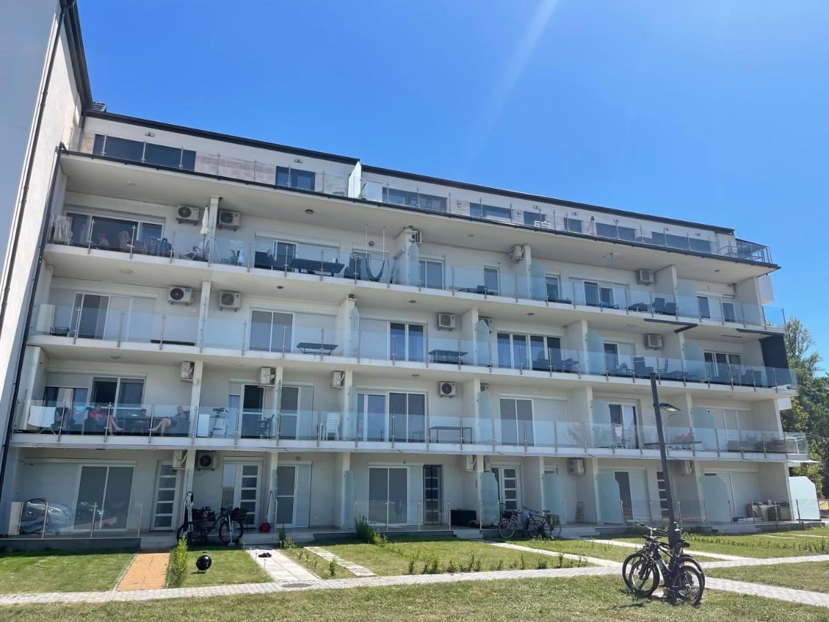 Fenyves Beach Apartman Delux Балатонфенивес Екстериор снимка
